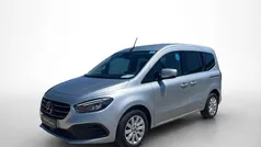 Helvinsilber metallic Gebraucht 2022 Mercedes T180 Edition Van / Kleinbus | 21.850 € (Superpreis)