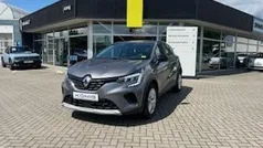 Grau Gebraucht 2023 Renault Captur Equilibre SUV | 18.797 € (Fairer Preis)