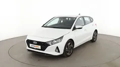 Weiß Gebraucht 2021 Hyundai i20 Intro Edition Limousine | 15.950 € (Fairer Preis)