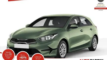 Neu Kia Ceed 140 PS (102 kW) 2025 Experience grün metallic Kleinwagen