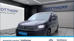 Schwarz Gebraucht 2021 VW Caddy Van / Kleinbus | 18.222 € (Fairer Preis)
