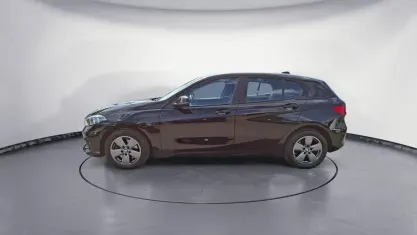 Używany BMW 118 Advantage 136 KM (100 kW) 2022 Czarny Hatchback