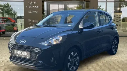 Gebraucht Hyundai i10 Trend 67 PS (49 kW) 2024 Phantom black Kleinwagen