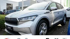 Brilliant silber metallic Gebraucht 2025 Skoda Enyaq iV Loft SUV | 38.990 € (Superpreis)