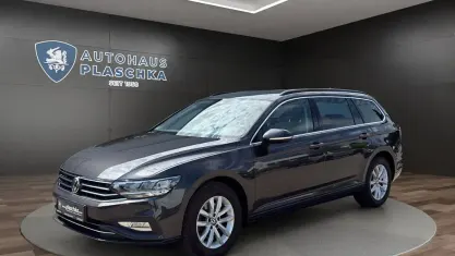 Gebraucht VW Passat Business 150 PS (110 kW) 2022 Mangangrau Kombi