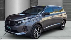 Grau Gebraucht 2024 Peugeot 5008 GT Van / Kleinbus | 29.980 € (Superpreis)