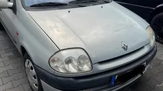 Silber Gebraucht 2000 Renault Clio II Limousine | 1.550 € (Fairer Preis)