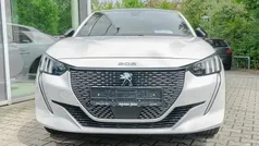 Weiß Gebraucht 2021 Peugeot e-208 GT Kleinwagen | 17.850 € (Fairer Preis)