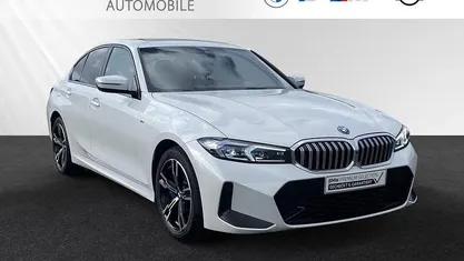 Gebraucht BMW 330e M Sport 292 PS (214 kW) 2024 Mineralweiss metallic Limousine