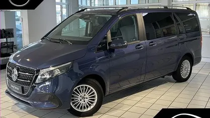 Gebraucht Mercedes V220 163 PS (119 kW) 2024 Sodalithblau Van / Kleinbus