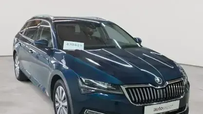 Gebraucht Skoda Superb Style 150 PS (110 kW) 2023 Lavablau metallic Kombi