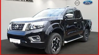 Schwarz black metallic Gebraucht 2019 Nissan Navara Tekna Abholung | 25.995 € (Fairer Preis)