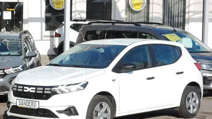 Gebraucht 2024 Dacia Sandero Essentiel Limousine | 13.880 € (Guter Preis)