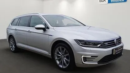 Silber metallic Gebraucht 2016 VW Passat GTE Kombi | 20.990 € (Etwas zu teuer)