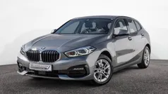 Skyscraper grau Gebraucht 2023 BMW 118 Sport Line Kleinwagen | 24.450 € (Guter Preis)