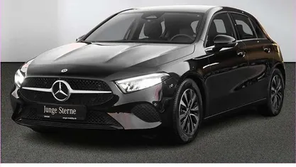 Unilack nachtschwarz Gebraucht 2024 Mercedes A180 Limousine | 29.340 € (Fairer Preis)