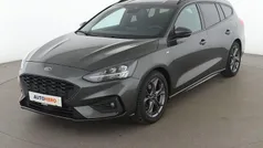 Grau Gebraucht 2021 Ford Focus ST-Line Kombi | 17.330 € (Fairer Preis)