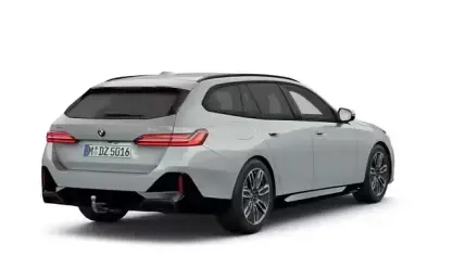 Gebraucht BMW 520 M Sport 197 PS (144 kW) 2024 Grau Kombi