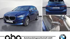 Blau Gebraucht 2024 BMW 216 Active Tourer Van / Kleinbus | 28.430 € (Fairer Preis)
