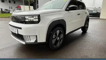 Gebraucht 2025 Fiat Grande Panda La Prima Kleinwagen | 23.989 € (Fairer Preis)