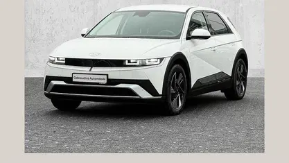Atlas white / sol Gebraucht 2024 Hyundai Ioniq Techniq Kleinwagen | 36.890 € (Fairer Preis)