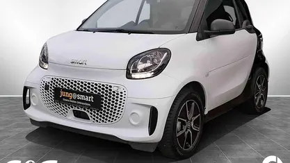 Bodypanels in white Gebraucht 2022 Smart ForTwo Coupé Kleinwagen | 10.890 € (Fairer Preis)