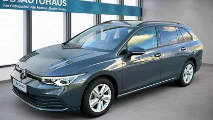 Gebraucht VW Golf VIII Life 131 PS (96 kW) 2024 Grau Kombi