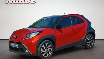 Gebraucht Toyota Aygo X Pulse 72 PS (52 kW) 2024 Rot SUV