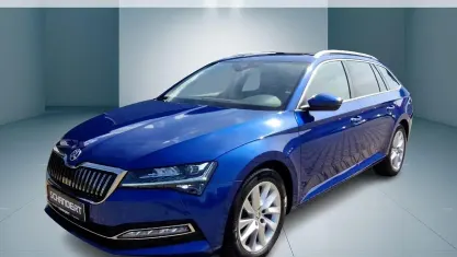 Gebraucht Skoda Superb Style 150 PS (110 kW) 2022 Nightfire blau Kombi