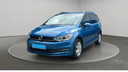 Gebraucht VW Touran Trendline 150 PS (110 kW) 2023 Caribbean blue metallic Van / Kleinbus
