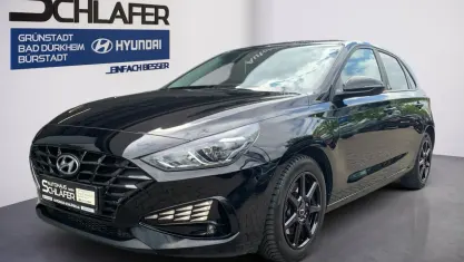 Gebraucht Hyundai i30 Edition 30 120 PS (88 kW) 2021 Phantom black / mic Limousine
