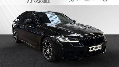Gebraucht BMW 520 M Sport 184 PS (135 kW) 2021 Saphirschwarz metallic Limousine