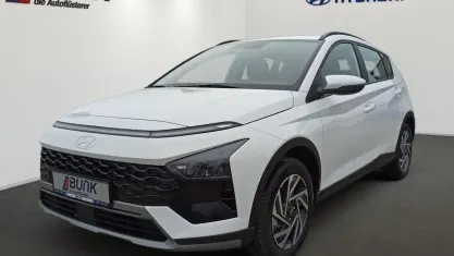 Gebraucht Hyundai Bayon Trend 101 PS (74 kW) 2024 Atlas white SUV