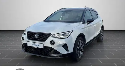 Weiß (metallic) Gebraucht 2024 Seat Arona FR SUV | 20.900 € (Fairer Preis)