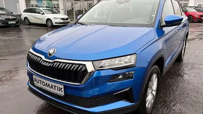 Blau Neu 2025 Skoda Karoq Selection SUV | 33.890 € (Fairer Preis)