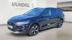 Obsidianschwarz metallic Gebraucht 2023 Ford Focus Active X Kombi | 22.170 € (Fairer Preis)