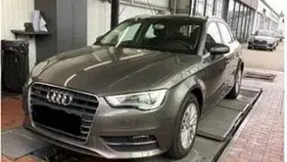 Gebraucht Audi A3 Ambiente 140 PS (102 kW) 2014 Grau Limousine