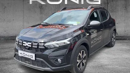 Perlmuttschwarz Gebraucht 2023 Dacia Sandero Expression Limousine | 17.498 € (Fairer Preis)