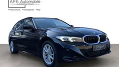 Black sapphire metallic Gebraucht 2023 BMW 320 Shadowline Kombi | 28.990 € (Fairer Preis)