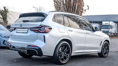 Gebraucht BMW iX3 Sport Line 210 kW (286 PS) 2023 Weiß SUV