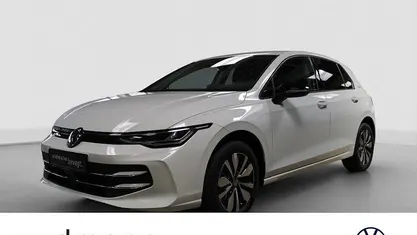 Pure white Gebraucht 2025 VW Golf Life Limousine | 29.950 € (Etwas zu teuer)