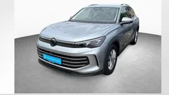Oyster silver metallic Gebraucht 2024 VW Tiguan Elegance SUV | 37.890 € (Fairer Preis)