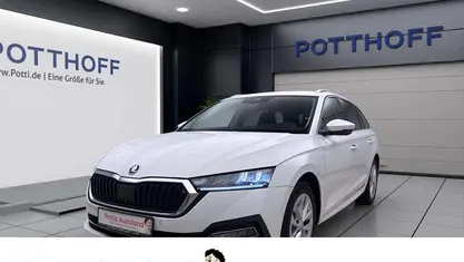 Weiss Gebraucht 2023 Skoda Octavia Style Kombi | 21.887 € (Superpreis)