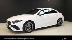 Weiß Gebraucht 2024 Mercedes A200 AMG Limousine | 32.960 € (Fairer Preis)