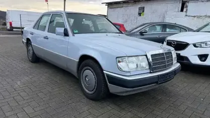 Occasion Mercedes 200 75 ch (55 kW) 1992 Bleue Berline