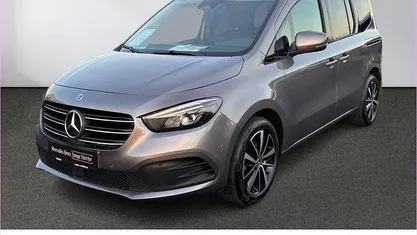 Gebraucht Mercedes T180 Progressive 116 PS (85 kW) 2024 Grau Van / Kleinbus