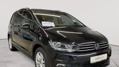 Deep black perleffekt Gebraucht 2023 VW Touran Comfortline Van / Kleinbus | 30.990 € (Fairer Preis)