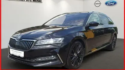 Gebraucht Skoda Superb LAURIN & KLEMENT 200 PS (147 kW) 2022 Schwarz schwarz Kombi