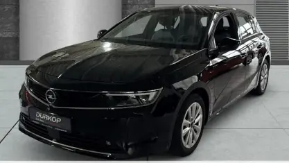 Używany Opel Astra Enjoy 110 KM (80 kW) 2023 Czarny Sedan/Limuzyna
