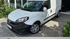 Weiß (weiß) Gebraucht 2022 Fiat Doblò Van / Kleinbus | 15.950 €